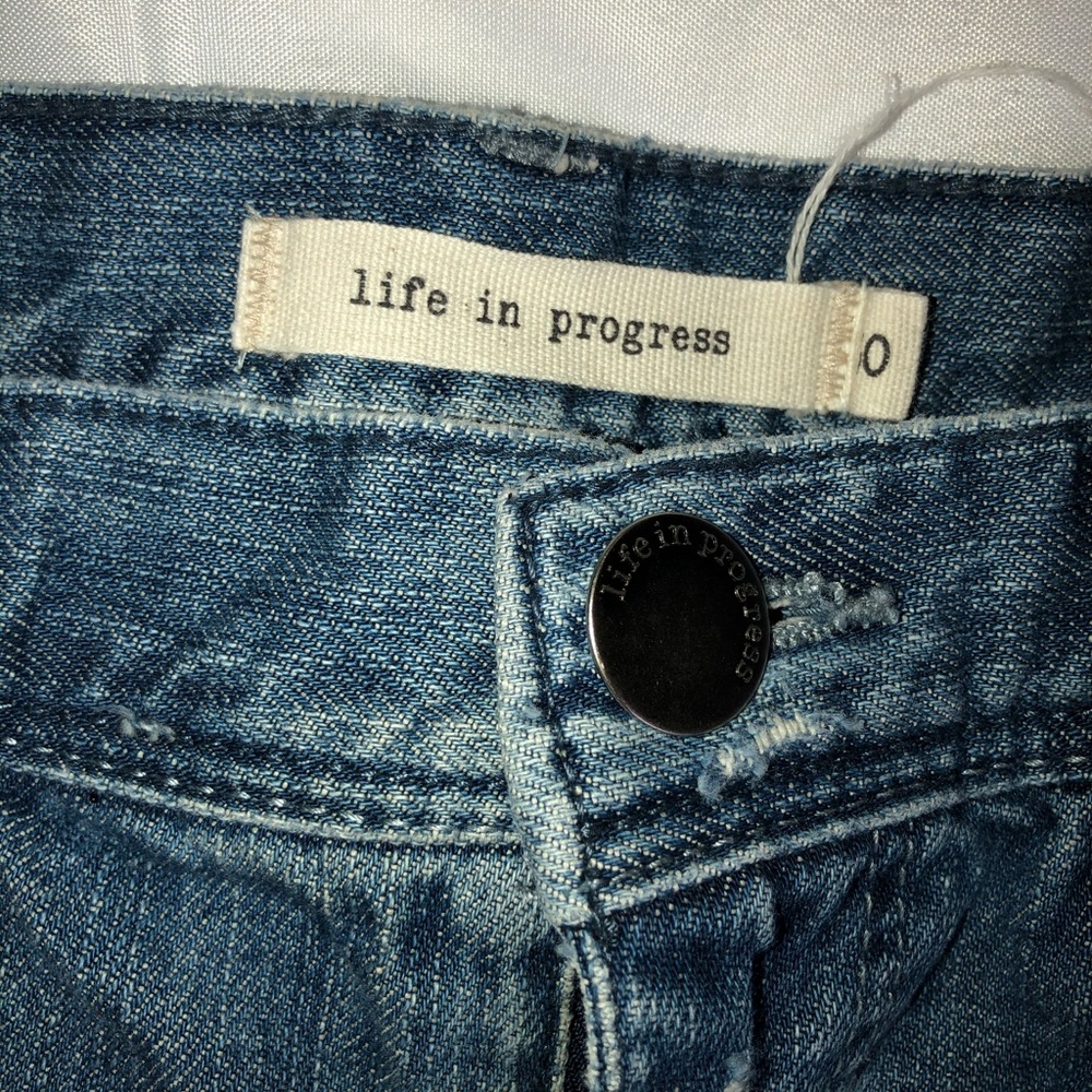 💙Life in Progress Ripped Jeans💙 - Picture 7 of 11